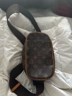 Louis Vuitton Pochette Gange  Louis Vuitton Shoulder Bag